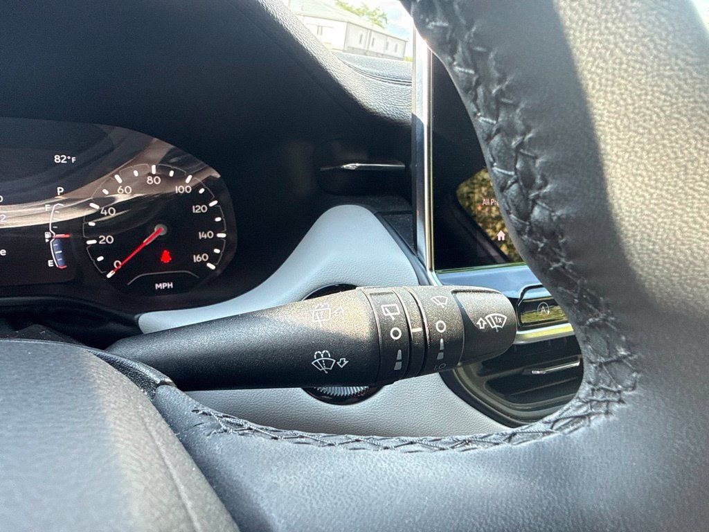 Used 2024 Jeep Compass Limited AWD/4WD image 17