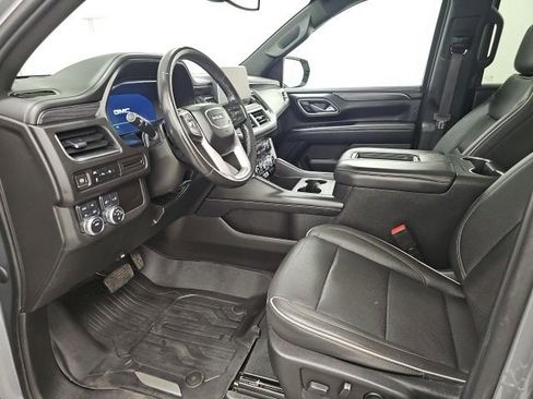Used 2023 GMC Yukon SLT image 13