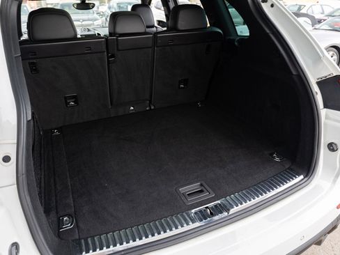 Used 2017 Porsche Cayenne Platinum Edition image 33