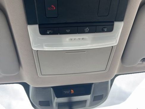 Used 2025 Nissan Rogue SV image 51