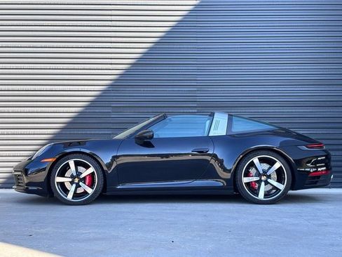 Certified 2024 Porsche 911 Targa 4S image 3