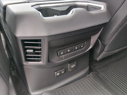Used 2023 Toyota Tundra Platinum AWD/4WD image 13