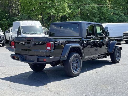 New 2026 Jeep Gladiator Sport AWD/4WD image 8