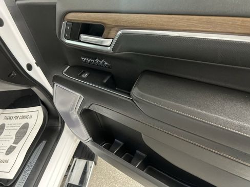 Used 2022 Chevrolet Silverado 1500 High Country image 60