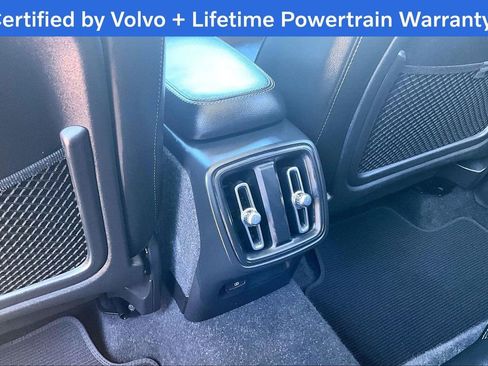 Used 2023 Volvo XC40 B4 Plus image 31