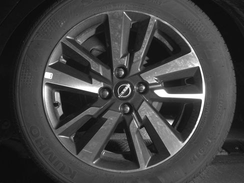 Used 2025 Nissan Versa SV image 14