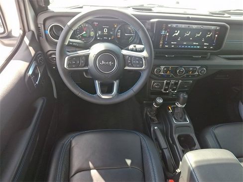 Used 2024 Jeep Wrangler High Altitude image 11