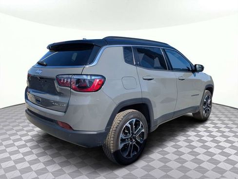Used 2024 Jeep Compass Limited AWD/4WD image 3
