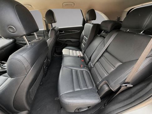 Used 2018 Kia Sorento EX FWD image 10