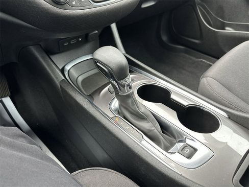 Used 2022 Chevrolet Malibu LT image 19