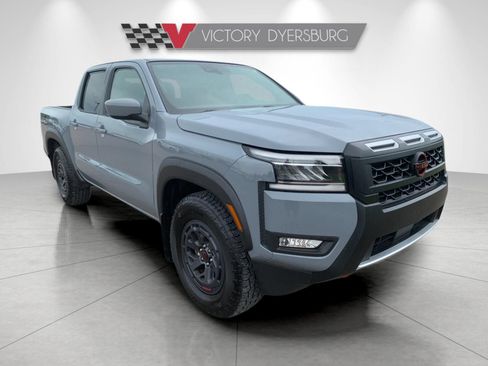 Used 2025 Nissan Frontier Pro-X RWD image 2