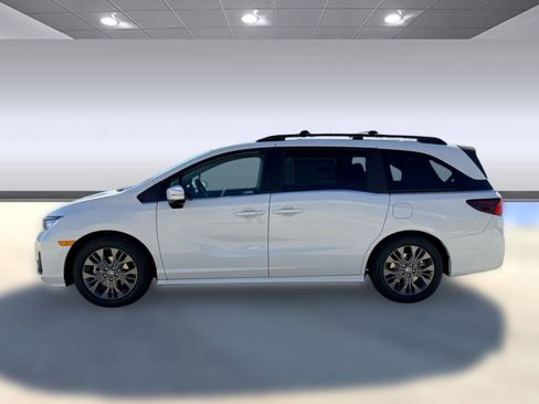 New 2026 Honda Odyssey Touring image 2