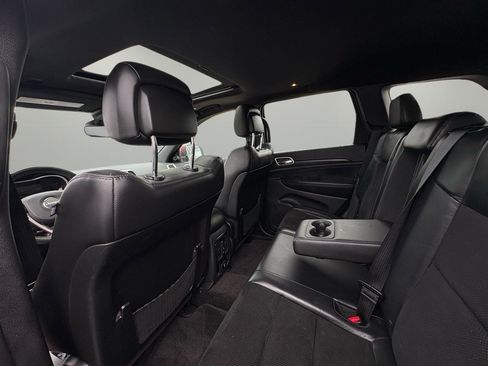 Used 2018 Jeep Grand Cherokee Altitude image 21