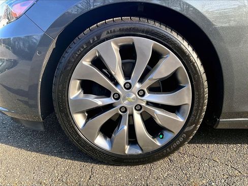 Certified 2017 Chevrolet Malibu Premier w/ Premier Sun and Wheel Package image 11