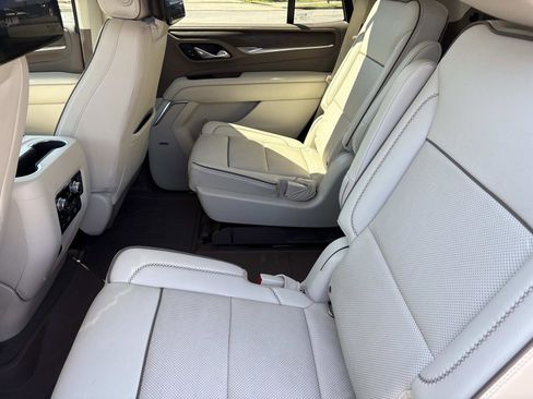 Used 2021 GMC Yukon Denali w/ Denali Ultimate Package image 32
