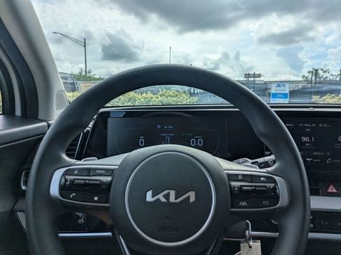 Used 2023 Kia Sportage LX AWD/4WD image 28