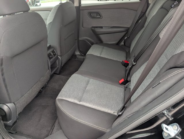 Used 2022 Nissan Rogue S FWD image 13