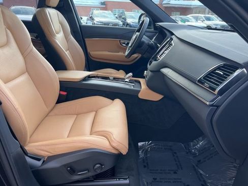 Certified 2025 Volvo XC90 B6 Ultra image 17