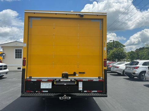 Used 2022 Ford E-350 and Econoline 350 Super Duty RWD image 5