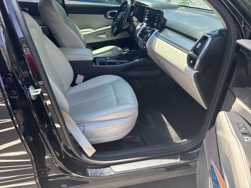 Used 2021 Kia Sorento S w/ Panoramic Sunroof Package AWD/4WD image 2