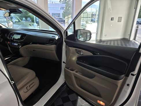 Used 2020 Honda Pilot Touring image 44
