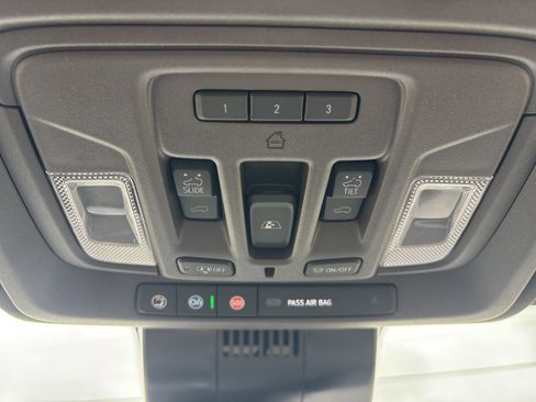 New 2026 GMC Sierra 1500 SLT image 21