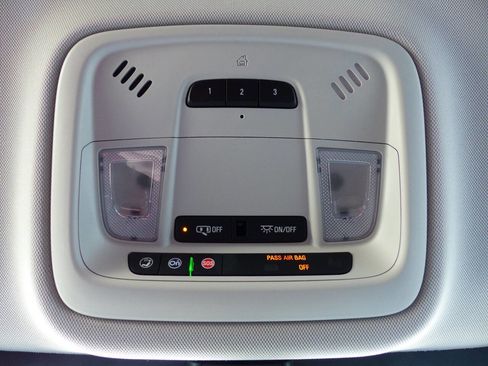 Used 2019 Chevrolet Traverse LT w/ LPO, Floor Liner Package image 35