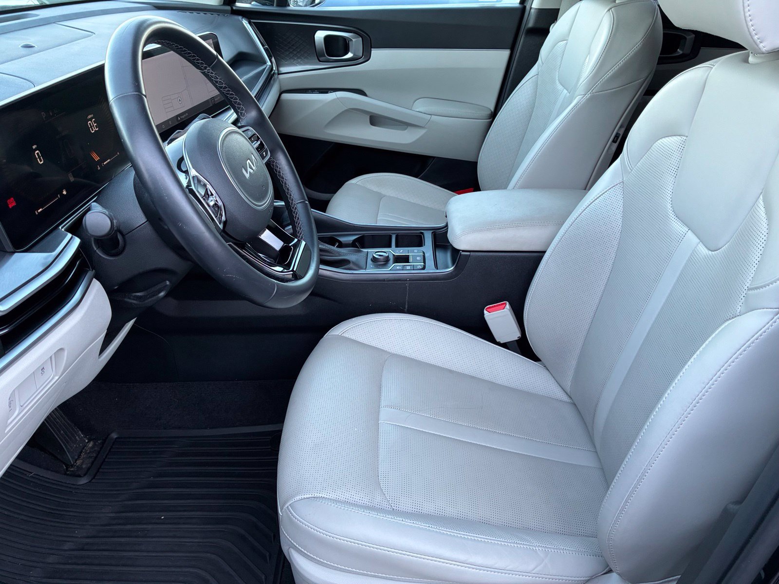 Used 2025 Kia Sorento S AWD/4WD image 13