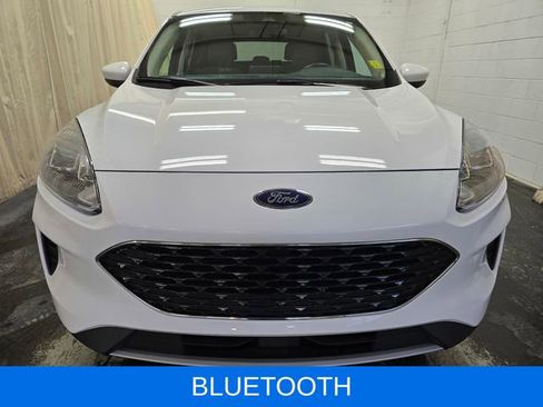 Used 2020 Ford Escape SE image 3