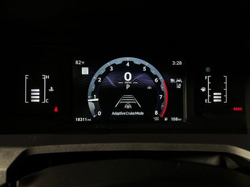 Used 2025 Toyota Tacoma SR5 AWD/4WD image 15