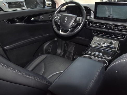 Certified 2023 Lincoln Nautilus Reserve FWD image 15