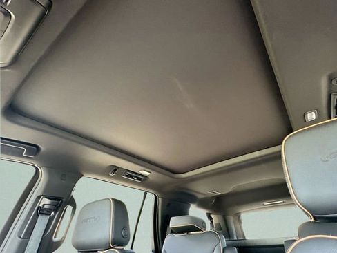 Used 2023 GMC Yukon AT4 w/ AT4 Premium Plus Package image 21