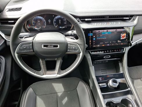 New 2026 Jeep Grand Cherokee L 4WD image 7