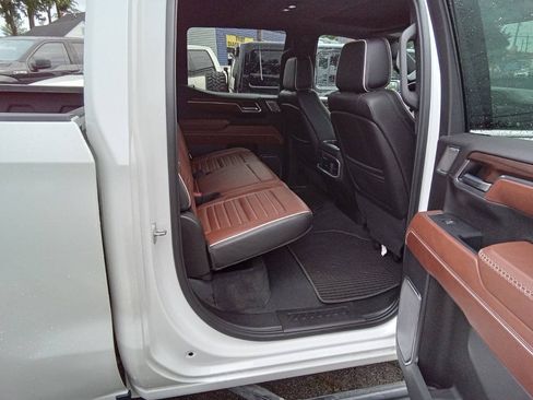 Used 2023 GMC Sierra 1500 Denali Ultimate AWD/4WD image 5
