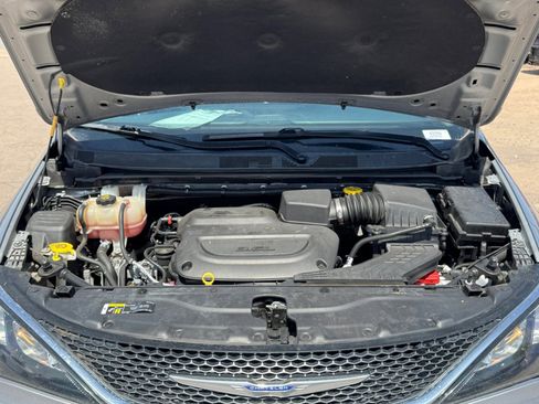 Used 2020 Chrysler Voyager Lxi image 20