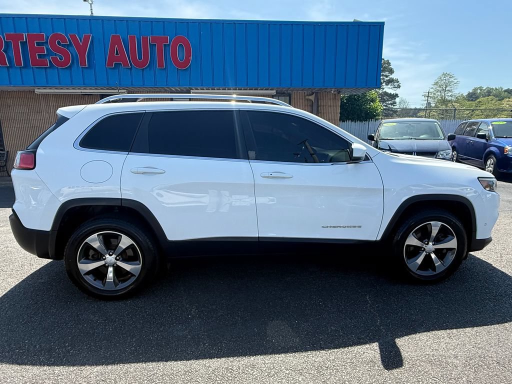 Used 2019 Jeep Cherokee Limited w/ Luxury Group AWD/4WD image 12
