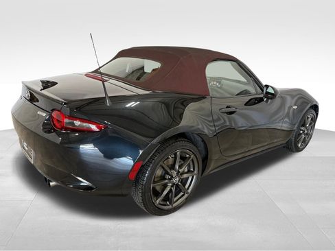Used 2018 MAZDA MX-5 Miata Club image 6