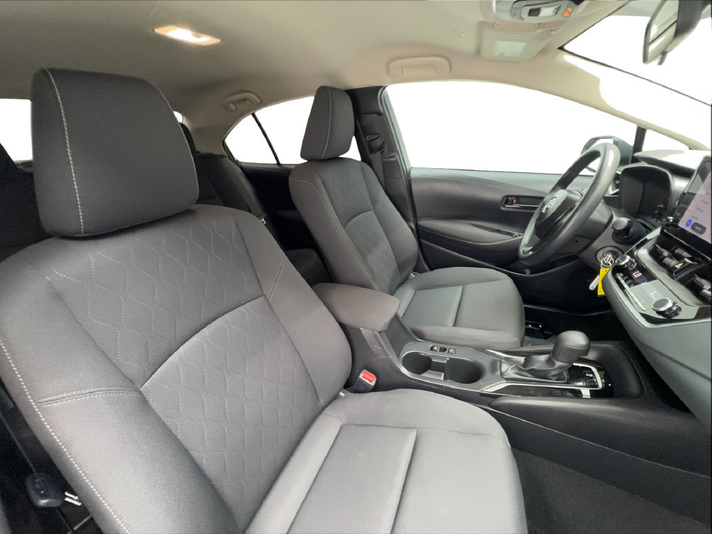 Used 2025 Toyota Corolla LE FWD image 32