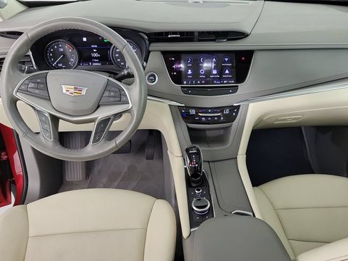 Certified 2024 Cadillac XT5 Premium Luxury w/ Technology Package FWD image 15