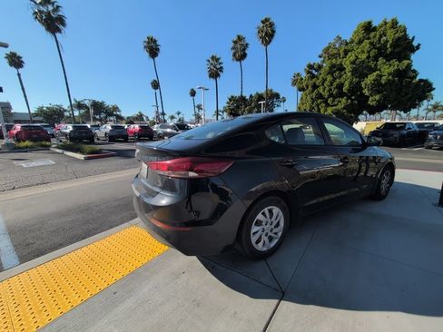 Used 2017 Hyundai Elantra SE FWD image 23