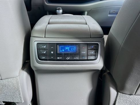 Used 2018 Toyota Highlander Limited Platinum AWD/4WD image 27
