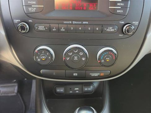 Used 2016 Kia Soul image 18
