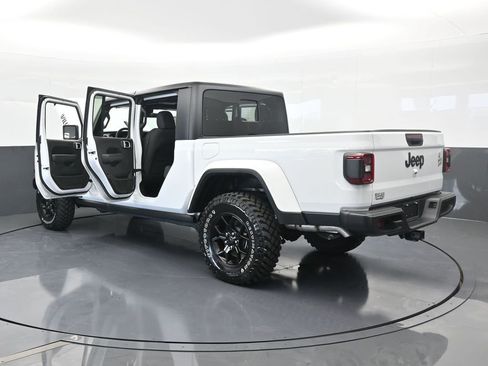 Used 2024 Jeep Gladiator Sport image 79