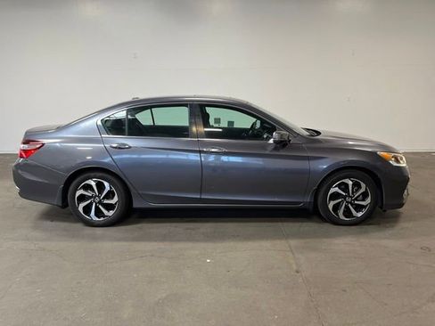 Used 2017 Honda Accord EX image 2