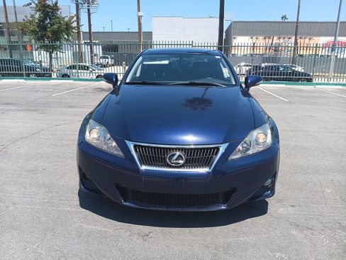 Used 2011 Lexus IS 250 w/ Premium Pkg Value Edition RWD image 2