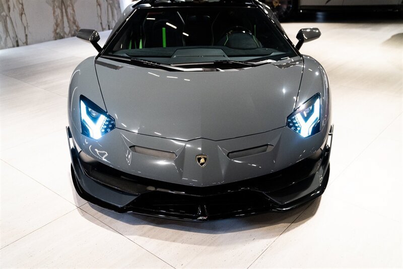 Used 2020 Lamborghini Aventador SVJ AWD/4WD image 18