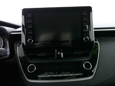 Used 2020 Toyota Corolla LE image 21