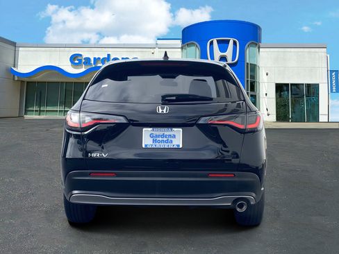 Used 2025 Honda HR-V Sport image 5