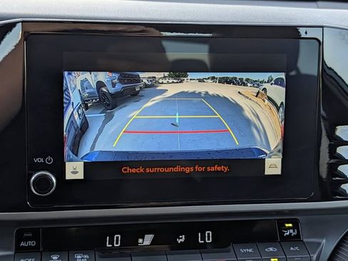Used 2025 Toyota Camry SE w/ Convenience Package FWD image 18