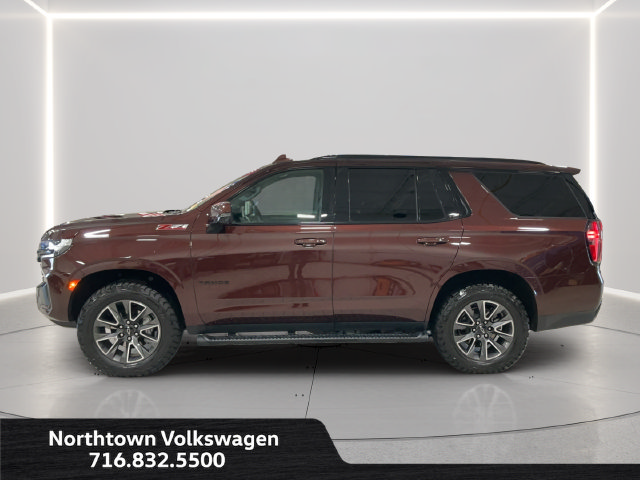Used 2023 Chevrolet Tahoe Z71 w/ Luxury Package AWD/4WD image 2